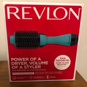 REVLON Power of a Dryer, Volume of a Styler